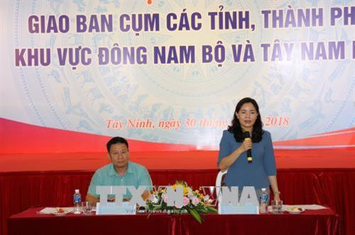 Thứ trưởng Bộ VHTT&DL Trịnh Thị Thủy phát biểu tại buổi giao ban. Ảnh: Lê Đức Hoảnh - TTXVN