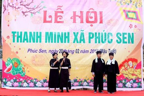 Hát Hèo Phươn trong Lễ hội Thanh Minh, xã Phúc Sen (Quảng Uyên). Ảnh: baocaobang.vn Hát Hèo Phươn trong Lễ hội Thanh Minh, xã Phúc Sen (Quảng Uyên). Ảnh: baocaobang.vn