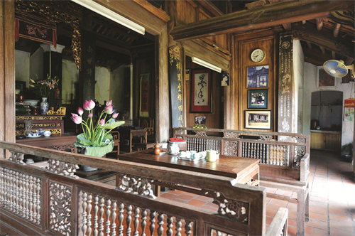 Không gian bên trong một ngôi nhà cổ Đường Lâm