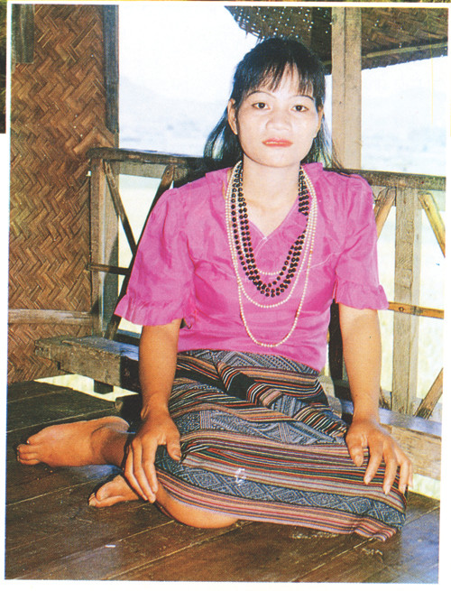 Trang phục phụ nữ Hrê