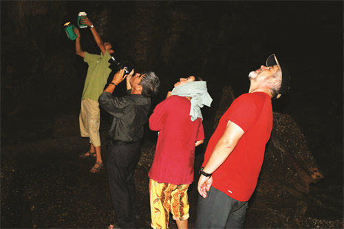 Hệ thống hang động quanh hồ Ba Bể thu hút sự quan tâm của nhiều du khách