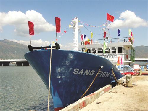 Tổng Công ty Công nghiệp tàu thủy (SBiC) vừa bàn giao tàu cá lưới vây vỏ thép cho ngư dân Quảng Ngãi ra khơi, bám biển Tổng Công ty Công nghiệp tàu thủy (SBiC) vừa bàn giao tàu cá lưới vây vỏ thép cho ngư dân Quảng Ngãi ra khơi, bám biển