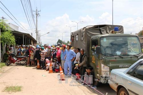 Khu vực quanh ngôi nhà xảy ra án mạng bị lực lượng chức năng phong tỏa. Ảnh: TTXVN Khu vực quanh ngôi nhà xảy ra án mạng bị lực lượng chức năng phong tỏa. Ảnh: TTXVN