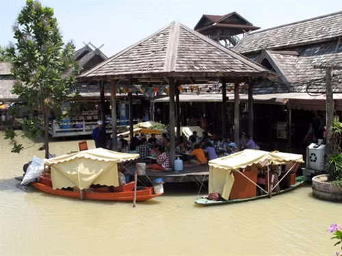 Chợ nổi Pattaya
