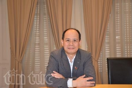 Tham tán thương mại Đại sứ quán Việt Nam tại Pháp Nguyễn Cảnh Cường Tham tán thương mại Đại sứ quán Việt Nam tại Pháp Nguyễn Cảnh Cường