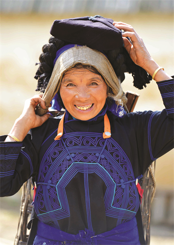 Trang phục của người Hà Nhì ở xã Y Tý Trang phục của người Hà Nhì ở xã Y Tý