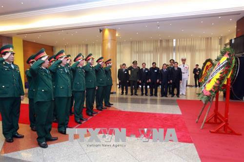 Các đồng chí lãnh đạo, nguyên lãnh đạo Đảng, Nhà nước và các đại biểu dự lễ viếng đồng chí Phan Văn Khải tại Trung tâm Hội nghị Quốc tế, Hà Nội. Ảnh: TTXVN Đoàn đại biểu Chính phủ do Phó Thủ tướng Vương Đình Huệ làm trưởng đoàn viếng đồng chí Phan Văn Khải tại Hà Nội. Ảnh: TTXVN Phó Thủ tướng Vương Đình Huệ,Trưởng ban Kinh tế Trung ương Nguyễn Văn Bình ghi sổ tang, viếng đồng chí Phan Văn Khải tại Trung tâm Hội nghị Quốc tế, Hà Nội. Ảnh: TTXVN Phó Chủ tịch Quốc hội Đỗ Bá Tỵ ghi sổ tang, viếng đồng chí Phan Văn Khải tại Trung tâm Hội nghị Quốc tế, Hà Nội. Ảnh: TTXVN Đoàn đại biểu Thông tấn xã Việt Nam do đồng chí Nguyễn Đức Lợi, Uỷ viên Trung ương Đảng, Bí thư Đảng uỷ, Tổng Giám đốc TTXVN làm trưởng đoàn viếng đồng chí Phan Văn Khải tại Hà Nội. Ảnh: TTXVN Đồng chí Nguyễn Đức Lợi (trái), Uỷ viên Trung ương Đảng, Bí thư Đảng uỷ, Tổng Giám đốc TTXVN và đồng chí Hồ Đức Phớc, Uỷ viên Trung ương Đảng, Tổng Kiểm toán Nhà nước ghi sổ tang, viếng đồng chí Phan Văn Khải tại Hà Nội. Ảnh: TTXVN Đoàn đại biểu lãnh đạo Đảng, Nhà nước, nguyên lãnh đạo Đảng, Nhà nước viếng đồng chí Phan Văn Khải tại Hà Nội. Ảnh: TTXVN Ban Tổ chức Trung ương Đảng viếng đồng chí Phan Văn Khải tại Hà Nội. Ảnh: TTXVN Ban Dân vận Trung ương viếng đồng chí Phan Văn Khải tại Hà Nội. Ảnh: TTXVN Đoàn đại biểu Bộ Tài chính viếng đồng chí Phan Văn Khải tại Hà Nội. Ảnh: TTXVN Đoàn đại biểu Ban Kinh tế Trung ương viếng đồng chí Phan Văn Khải tại Hà Nội. Ảnh: TTXVN Đoàn đại biểu Ban Nội chính Trung ương viếng đồng chí Phan Văn Khải tại Hà Nội. Ảnh: TTXVN Đoàn đại biểu Bộ Tổng tham mưu Quân đội nhân dân Việt Nam đến viếng đồng chí Phan Văn Khải tại Hà Nội. Ảnh: TTXVN Đoàn đại biểu Đảng ủy Công an Trung ương và Bộ Công an viếng đồng chí Phan Văn Khải tại Hà Nội. Ảnh: TTXVN Đoàn đại biểu Ban Chấp hành Tổng Liên đoàn Lao động Việt Nam viếng đồng chí Phan Văn Khải tại Hà Nội. Ảnh: TTXVN Đoàn đại biểu Tổng cục Chính trị Quân đội nhân dân Việt Nam viếng đồng chí Phan Văn Khải tại Hà Nội. Ảnh: TTXVN Đoàn đại biểu Văn phòng Trung ương Đảng viếng đồng chí Phan Văn Khải tại Hà Nội. Ảnh: An Đăng – TTXVN Đoàn đại biểu Văn phòng Chủ tịch nước viếng đồng chí Phan Văn Khải tại Hà Nội. Ảnh: An Đăng – TTXVN Đoàn đại biểu Ủy ban dân tộc viếng đồng chí Phan Văn Khải tại Hà Nội. Ảnh: TTXVN Đoàn đại biểu Đại sứ quán Nga tại Việt Nam viếng đồng chí Phan Văn Khải tại Hà Nội. Ảnh: An Đăng – TTXVN Đại sứ Đặc mệnh toàn quyền Venezuela tại Việt Nam Jorge Rondon Uzcategui viếng đồng chí Phan Văn Khải tại Hà Nội. Ảnh: An Đăng - TTXVN Các đại biểu quốc tế ghi sổ tang, viếng đồng chí Phan Văn Khải. Ảnh: An Đăng - TTXVN Các đồng chí lãnh đạo, nguyên lãnh đạo Đảng, Nhà nước và các đại biểu dự lễ viếng đồng chí Phan Văn Khải tại Trung tâm Hội nghị Quốc tế, Hà Nội. Ảnh: TTXVN Đoàn đại biểu Chính phủ do Phó Thủ tướng Vương Đình Huệ làm trưởng đoàn viếng đồng chí Phan Văn Khải tại Hà Nội. Ảnh: TTXVN Phó Thủ tướng Vương Đình Huệ,Trưởng ban Kinh tế Trung ương Nguyễn Văn Bình ghi sổ tang, viếng đồng chí Phan Văn Khải tại Trung tâm Hội nghị Quốc tế, Hà Nội. Ảnh: TTXVN Phó Chủ tịch Quốc hội Đỗ Bá Tỵ ghi sổ tang, viếng đồng chí Phan Văn Khải tại Trung tâm Hội nghị Quốc tế, Hà Nội. Ảnh: TTXVN Đoàn đại biểu Thông tấn xã Việt Nam do đồng chí Nguyễn Đức Lợi, Uỷ viên Trung ương Đảng, Bí thư Đảng uỷ, Tổng Giám đốc TTXVN làm trưởng đoàn viếng đồng chí Phan Văn Khải tại Hà Nội. Ảnh: TTXVN Đồng chí Nguyễn Đức Lợi (trái), Uỷ viên Trung ương Đảng, Bí thư Đảng uỷ, Tổng Giám đốc TTXVN và đồng chí Hồ Đức Phớc, Uỷ viên Trung ương Đảng, Tổng Kiểm toán Nhà nước ghi sổ tang, viếng đồng chí Phan Văn Khải tại Hà Nội. Ảnh: TTXVN Đoàn đại biểu lãnh đạo Đảng, Nhà nước, nguyên lãnh đạo Đảng, Nhà nước viếng đồng chí Phan Văn Khải tại Hà Nội. Ảnh: TTXVN Ban Tổ chức Trung ương Đảng viếng đồng chí Phan Văn Khải tại Hà Nội. Ảnh: TTXVN Ban Dân vận Trung ương viếng đồng chí Phan Văn Khải tại Hà Nội. Ảnh: TTXVN Đoàn đại biểu Bộ Tài chính viếng đồng chí Phan Văn Khải tại Hà Nội. Ảnh: TTXVN Đoàn đại biểu Ban Kinh tế Trung ương viếng đồng chí Phan Văn Khải tại Hà Nội. Ảnh: TTXVN Đoàn đại biểu Ban Nội chính Trung ương viếng đồng chí Phan Văn Khải tại Hà Nội. Ảnh: TTXVN Đoàn đại biểu Bộ Tổng tham mưu Quân đội nhân dân Việt Nam đến viếng đồng chí Phan Văn Khải tại Hà Nội. Ảnh: TTXVN Đoàn đại biểu Đảng ủy Công an Trung ương và Bộ Công an viếng đồng chí Phan Văn Khải tại Hà Nội. Ảnh: TTXVN Đoàn đại biểu Ban Chấp hành Tổng Liên đoàn Lao động Việt Nam viếng đồng chí Phan Văn Khải tại Hà Nội. Ảnh: TTXVN Đoàn đại biểu Tổng cục Chính trị Quân đội nhân dân Việt Nam viếng đồng chí Phan Văn Khải tại Hà Nội. Ảnh: TTXVN Đoàn đại biểu Văn phòng Trung ương Đảng viếng đồng chí Phan Văn Khải tại Hà Nội. Ảnh: An Đăng – TTXVN Đoàn đại biểu Văn phòng Chủ tịch nước viếng đồng chí Phan Văn Khải tại Hà Nội. Ảnh: An Đăng – TTXVN Đoàn đại biểu Ủy ban dân tộc viếng đồng chí Phan Văn Khải tại Hà Nội. Ảnh: TTXVN Đoàn đại biểu Đại sứ quán Nga tại Việt Nam viếng đồng chí Phan Văn Khải tại Hà Nội. Ảnh: An Đăng – TTXVN Đại sứ Đặc mệnh toàn quyền Venezuela tại Việt Nam Jorge Rondon Uzcategui viếng đồng chí Phan Văn Khải tại Hà Nội. Ảnh: An Đăng - TTXVN Các đại biểu quốc tế ghi sổ tang, viếng đồng chí Phan Văn Khải. Ảnh: An Đăng - TTXVN