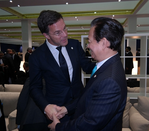 Một số hình ảnh hoạt động của Thủ tướng Nguyễn Tấn Dũng tại Cộng hòa Pháp ảnh 8