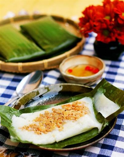 Bên cạnh bánh bèo và bánh bột lọc, bánh nậm là món ẩm thực truyền thống đặc trưng của xứ Huế. Ảnh: Võ Mạnh Lân