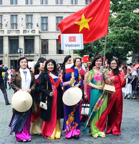 Đoàn Việt Nam tham gia Lễ hội "Praha - Trái tim của các dân tộc". Ảnh: Vũ Ngọc Mai-Phóng viên TTXVN tại Cộng hòa Séc