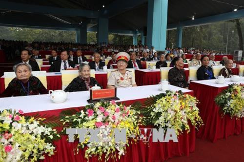 Các Mẹ Việt Nam Anh hùng dự Lễ kỷ niệm. Ảnh: Trí Dũng - TTXVN