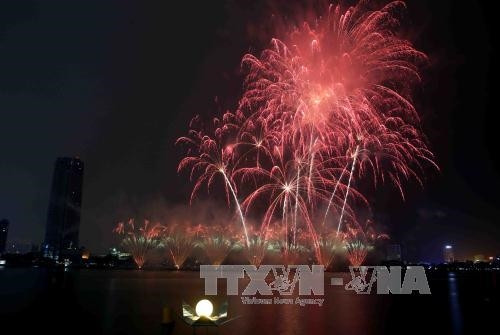 Màn trình diễn pháo hoa của đội Trung Quốc. Ảnh: Trần Lê Lâm - TTXVN Màn trình diễn pháo hoa của đội Trung Quốc. Ảnh: Trần Lê Lâm - TTXVN