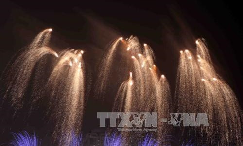 Màn trình diễn pháo hoa của đội Trung Quốc. Ảnh: Trần Lê Lâm - TTXVN Màn trình diễn pháo hoa của đội Trung Quốc. Ảnh: Trần Lê Lâm - TTXVN