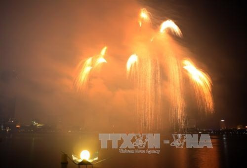 Màn trình diễn pháo hoa của đội Trung Quốc. Ảnh: Trần Lê Lâm - TTXVN Màn trình diễn pháo hoa của đội Trung Quốc. Ảnh: Trần Lê Lâm - TTXVN