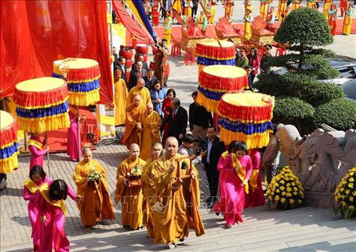 Lễ hội diễn ra với nhiều nghi lễ truyền thống. Ảnh: Đức Phương - TTXVN