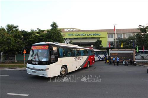 Những chuyến xe nghĩa tình đưa công nhân lao động về quê đón Tết. Ảnh: Thanh Vũ – TTXVN Những chuyến xe nghĩa tình đưa công nhân lao động về quê đón Tết. Ảnh: Thanh Vũ – TTXVN