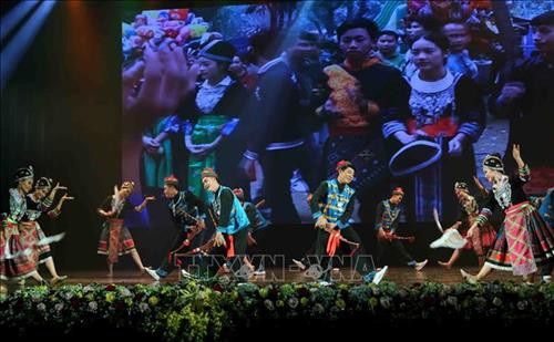 Đoàn nghệ thuật quốc gia Lào biểu diễn khai mạc tuần Văn hoá Lào 2018 tại Việt Nam ảnh 6 Đoàn nghệ thuật quốc gia Lào biểu diễn khai mạc tuần Văn hoá Lào 2018 tại Việt Nam ảnh 6