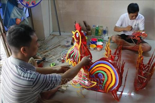 Nghề sản xuất lồng đèn truyền thống Phú Bình ảnh 2 Nghề sản xuất lồng đèn truyền thống Phú Bình ảnh 2