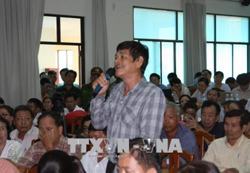 Cử tri Ngô Hùng Phong phát biểu ý kiến tại buổi tiếp xúc cử tri. Ảnh: Tiến Lực – TTXVN Cử tri Ngô Hùng Phong phát biểu ý kiến tại buổi tiếp xúc cử tri. Ảnh: Tiến Lực – TTXVN