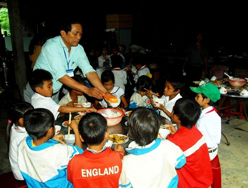 Tấm lòng thầy, cô giáo huyện vùng cao Sơn Tây ảnh 1