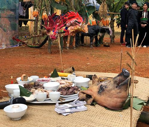 Đồ lễ để cúng thần lúa, thần màu. Ảnh: Đỗ Tuấn Anh Đồ lễ để cúng thần lúa, thần màu. Ảnh: Đỗ Tuấn Anh