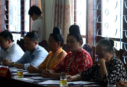 Các nghệ nhân tham dự Hội thảo. Ảnh: Phan Tuấn Anh - TTXVN Các nghệ nhân tham dự Hội thảo. Ảnh: Phan Tuấn Anh - TTXVN