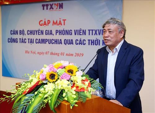 Đồng chí Trần Mai Hưởng, nguyên Tổng Giám đốc TTXVN, thành viên đoàn chuyên gia TTXVN tại Thông tấn xã Campuchia SPK phát biểu tại buổi gặp mặt. Ảnh: Tuấn Đức - TTXVN Đồng chí Trần Mai Hưởng, nguyên Tổng Giám đốc TTXVN, thành viên đoàn chuyên gia TTXVN tại Thông tấn xã Campuchia SPK phát biểu tại buổi gặp mặt. Ảnh: Tuấn Đức - TTXVN