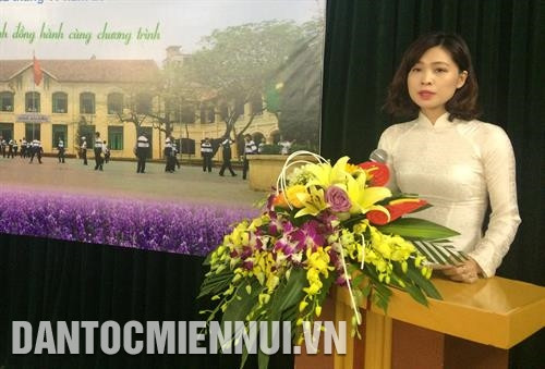 Bà Nguyễn Thùy Dung - đại diện công ty TNHH Dược phẩm Hoa Linh tài trợ cho cuộc thi phát biểu. Ảnh pnduc Bà Nguyễn Thùy Dung - đại diện công ty TNHH Dược phẩm Hoa Linh tài trợ cho cuộc thi phát biểu. Ảnh pnduc