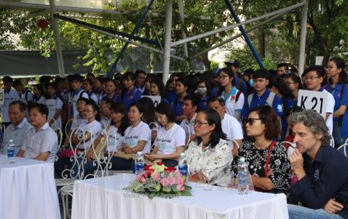 Các tình nguyện viên tham gia chương trình. Ảnh: Xuân Dự - TTXVN Các tình nguyện viên tham gia chương trình. Ảnh: Xuân Dự - TTXVN