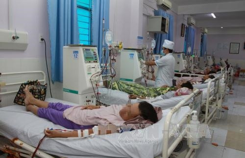 Bệnh nhân lọc thận tại bệnh viện quận Thủ Đức. Ảnh: Phương Vy - TTXVN Bệnh nhân lọc thận tại bệnh viện quận Thủ Đức. Ảnh: Phương Vy - TTXVN