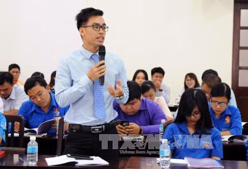 Thanh niên trẻ tiêu biểu trình bày ý kiến tham luận tại Tọa đàm. Ảnh: An Hiếu - TTXVN Thanh niên trẻ tiêu biểu trình bày ý kiến tham luận tại Tọa đàm. Ảnh: An Hiếu - TTXVN