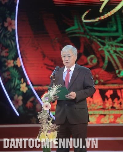 Bộ trưởng, Chủ nhiệm Ủy ban Dân tộc Đỗ Văn Chiến phát biểu khai mạc buổi lễ. Ảnh: Nam Sương