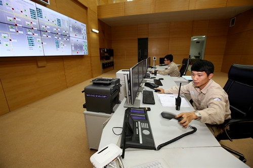 Phòng điểu khiển trung tâm nhà máy thủy điện Lai Châu. Ảnh: Ngọc Hà - TTXVN Phòng điểu khiển trung tâm nhà máy thủy điện Lai Châu. Ảnh: Ngọc Hà - TTXVN
