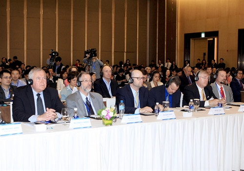 Các đại biểu trong nước và quốc tế tham dự Tọa đàm. Ảnh: Phạm Kiên – TTXVN