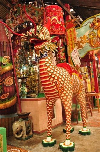 Chùa Đất Sét rất nhỏ nhưng đặc biệt và độc nhất. Ảnh: Lam Linh.