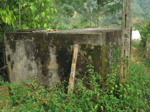 Công trình cấp nước sạch cho bà con ở các thôn, bản bị bỏ hoang, lãng phí như thế này. Công trình cấp nước sạch cho bà con ở các thôn, bản bị bỏ hoang, lãng phí như thế này.