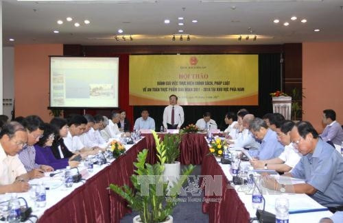 Phó Chủ tịch Quốc hội Phùng Quốc Hiển phát biểu tại hội thảo. Ảnh: Thanh Vũ - TTXVN