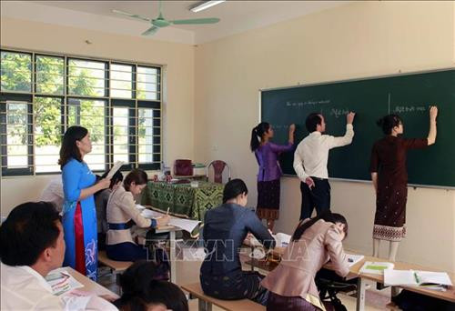 Lớp dạy tiếng Việt cho lưu học sinh Lào. Ảnh: Diệp Anh - TTXVN Lớp dạy tiếng Việt cho lưu học sinh Lào. Ảnh: Diệp Anh - TTXVN