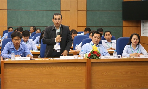 Phó Tỉnh trưởng tỉnh Takeo (Campuchia) Ouch Phea phát biểu tại buổi lễ. Ảnh: Công Mạo-TTXVN Phó Tỉnh trưởng tỉnh Takeo (Campuchia) Ouch Phea phát biểu tại buổi lễ. Ảnh: Công Mạo-TTXVN