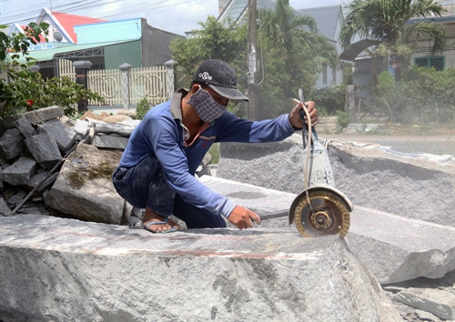 Nghề chẻ đá truyền thống ở Thổ Sơn ảnh 4