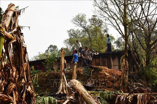 Giông lốc kèm theo mưa đá gây thiệt hại nặng nề ở huyện Hoàng Su Phì, tỉnh Hà Giang. Ảnh : TTXVN phát Giông lốc kèm theo mưa đá gây thiệt hại nặng nề ở huyện Hoàng Su Phì, tỉnh Hà Giang. Ảnh : TTXVN phát