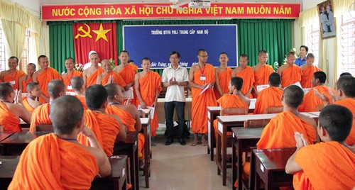 Quang cảnh lễ khen thưởng các tăng sinh có thành tích xuất sắc, góp phần giữ gìn an ninh trật tự. Ảnh: Trung Hiếu- TTXVN Quang cảnh lễ khen thưởng các tăng sinh có thành tích xuất sắc, góp phần giữ gìn an ninh trật tự. Ảnh: Trung Hiếu- TTXVN