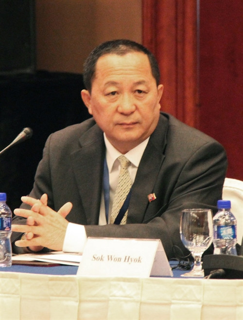 Trong ảnh (tư liệu): Ông Ri Yong-ho khi còn là Thứ trưởng Ngoại giao dự hội thảo kỷ niệm 6 năm ngày ký thỏa thuận chung về giải trừ hạt nhân tại Bắc Kinh (Trung Quốc) ngày 19/9/2011. EPA/TTXVN