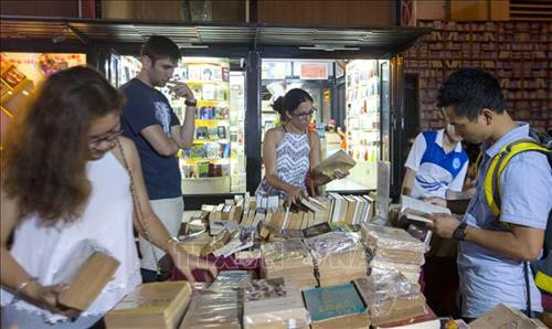 Thanh thiếu nhi Thành phố Hồ Chí Minh tham gia văn hóa đọc. Ảnh: Thanh Vũ - TTXVN Thanh thiếu nhi Thành phố Hồ Chí Minh tham gia văn hóa đọc. Ảnh: Thanh Vũ - TTXVN