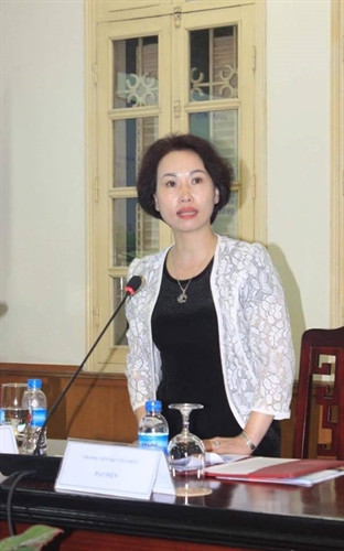 Bà Triệu Thị Tình - Phó GĐ Sở VHTTDL tỉnh Hà Giang trả lời câu hỏi của các phóng viên