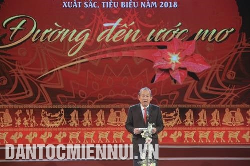 Phát biểu tại buổi Lễ, Phó Thủ tướng Thường trực Chính phủ Trương Hòa Bình nhấn mạnh: Đảng và Nhà nước luôn quan tâm chăm lo để phát triển giáo dục và đào tạo, trong đó, phát triển giáo dục và đào tạo vùng DTTS và MN được coi là chính sách quan trọng trong việc xây dựng khối đại đoàn kết toàn dân tộc, là yêu cầu của phát triển bền vững đất nước. Phó Thủ tướng thường trực Chính phủ cho rằng: Lễ Tuyên dương là hoạt động rất có ý nghĩa, tạo sức lan tỏa sâu rộng, góp phần động viên các em HS, SV DTTS nỗ lực vươn lên trong học tập, rèn luyện, có ý nghĩa quan trọng trong việc bồi dưỡng nguồn nhân lực, nhân tài cho đất nước.