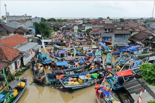 Những chiếc thuyền bị tàn phá nặng nề trong thảm họa sóng thần ở Banten, Indonesia ngày 25/12/2018. Ảnh: THX/ TTXVN