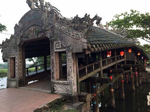 Chiếc cầu gỗ được xây dựng vào năm 1776 Chiếc cầu gỗ được xây dựng vào năm 1776