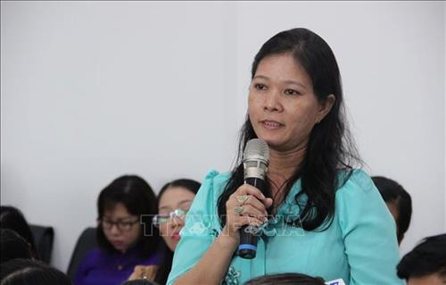 Bà Đỗ Thị Mỹ Linh, Công ty TNHH MTV Dịch vụ Công ích huyện Nhà Bè đề xuất các giải pháp đảm bảo thu nhập cho công nhân vệ sinh môi trường. Ảnh: Xuân Dự - TTXVN