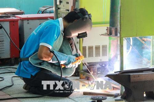 Học viên Trường Cao đẳng nghề Thủ Đức - Thành phố Hồ Chí Minh trong giờ thực hành. Ảnh: Thanh Vũ-TTXVN Học viên Trường Cao đẳng nghề Thủ Đức - Thành phố Hồ Chí Minh trong giờ thực hành. Ảnh: Thanh Vũ-TTXVN